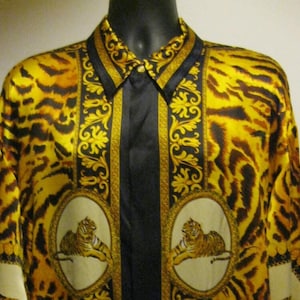 Rare vintage men&#39;s 100 % silk Animal Print  &quot;Tiger&quot; Shirt from the Monzini Collection