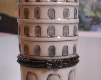 Leaning Tower of Pisa themed trinket box.