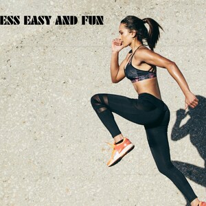 Puede incluir: Una mujer con ropa deportiva corriendo sobre una superficie de hormigón. Lleva un sujetador deportivo, leggings negros con cortes de malla y zapatillas para correr naranjas y blancas. El texto "MAKE FITNESS EASY AND FUN" está en la parte superior.