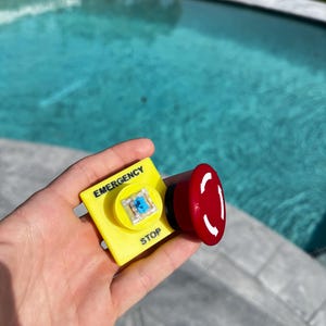 Custom 3D Printed Emergency Stop Button with Mechanical Switch – Fun Novelty Gift or Desk Toy