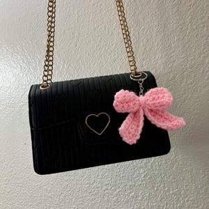 Crochet bow keychain, Pink bow key chain, coquette keychain for bag, gift for mom, sister, friend