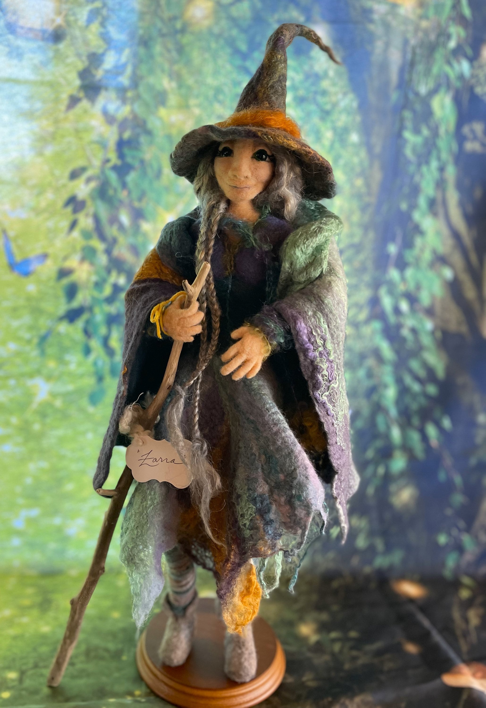 ハンドメイド ウィッチ風ドール Zarra: Handmade Felted Wool Witch Doll - Poseable Fiber Art - Etsy