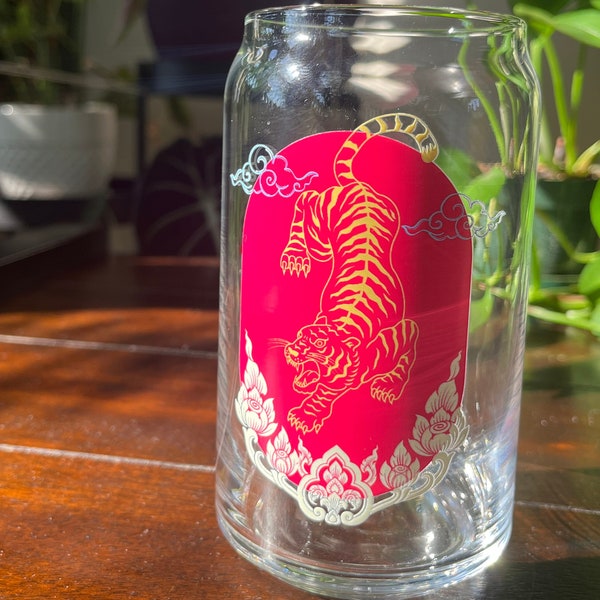 Tiger Eye Wine Glass main image 0