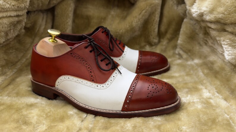 Handmade White And Brown Color Brogue Cap Toe Genuine Leather Lace-Up Shoes For Men. image 4