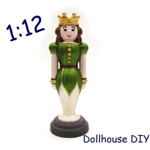 Miniature DIY Nutcracker Queen - large