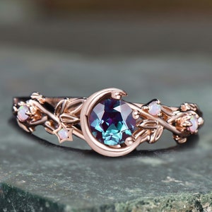 Förlovningsring i alexandrit: Ring i sterlingsilver med månstjärna och kvist