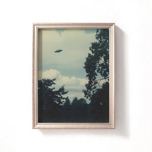 Vintage Ufo Photo, Roswell Ufo, Ufo Polaroid Print, I Want To Believe Poster, Extraterrestrial Art, Printable Digital Ufo Print