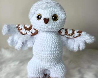 Búho blanco amigurumi de ganchillo - Pájaro de peluche hecho a mano - Decoración infantil de bosque