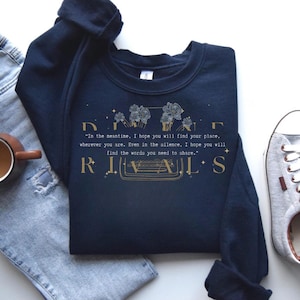 Divine Rivals Sweatshirt BookTok Romantasy Gift Iris & Roman Literary Crewneck Cozy Bookish Merch Rebecca Ross Fans