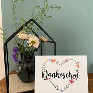 Postkarte Dankeschön – mit einem Herz aus Blumen