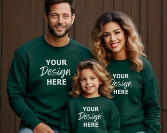 Gildan 18000 Mockup Family Forest Green, Felpa Family Mockup Forest Green, Felpa Family Model Mockup, Family Group Crewneck Mockup