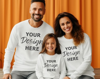 Gildan 18000 Mockup Family Bianco, Felpa Family Mockup Bianca, Felpa Modello Famiglia Mockup, Gruppo Famiglia Girocollo Mockup