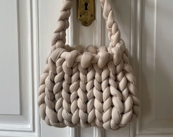 Bolso de ganchillo súper grueso hecho a mano, punto grueso, bolso estilo malvavisco, bolso de mano grueso, bolso de muñeca de moda de hilo grueso