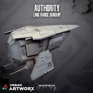 Könnte beinhalten: Ein graues 3D-Modell eines futuristischen Raumschiffs mit der Aufschrift "AUTHORITY LONG RANGE GUNSHIP". Das Modell ist detailliert mit verschiedenen Paneelen und Luken und verfügt über ein großes, flaches Oberteil mit einer spitzen Nase.