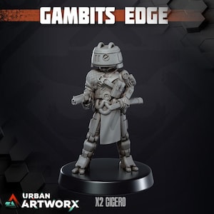 Könnte beinhalten: Eine graue Miniaturfigur mit dem Titel Gambits Edge X2 Cicero, die einen Charakter mit abgerundetem Helm, taktischer Ausrüstung, einer Pistole in der einen und einem Schwert in der anderen Hand auf einem schwarzen Sockel zeigt.