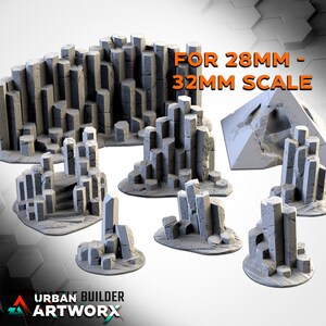 Może przedstawiać: Zestaw 8 szarych, wydrukowanych w 3D, miniaturowych formacji skalnych do gier planszowych. Zestaw zawiera różne kształty i rozmiary, idealne do stworzenia realistycznego i szczegółowego środowiska dla twoich gier. DLA SKALI 28MM - 32MM.