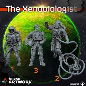 Peut inclure: Trois figurines miniatures grises étiquetées 1, 2 et 3, intitulées The Xenobiologist. La figurine 1 porte une combinaison spatiale complète avec casque. La figurine 2 flotte, retenue par un long tuyau. La figurine 3 tient un casque.