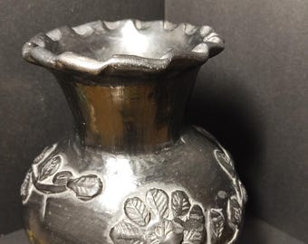 Wazon Vintage Barro Negro autorstwa Dona Rosa – ręcznie robiona meksykańska czarna ceramika z Oaxaca