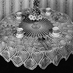 Häkelanleitung für eine Tischdecke im Vintage-Ananas-Spitzenmuster, Medaillon-Deckchen als Tischdekoration (PDF)