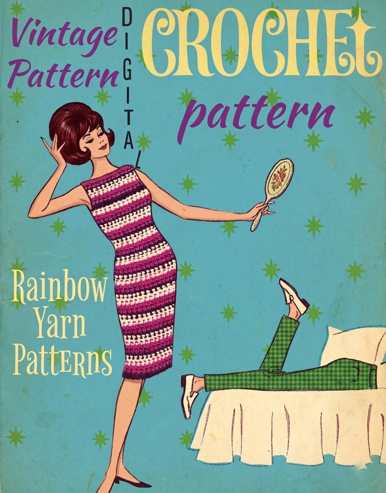 Puede incluir: Portada de patr&oacute;n de ganchillo vintage con una mujer con un vestido de ganchillo a rayas. El texto incluye "Vintage Pattern", "Digital", "Crochet Pattern" y "Rainbow Yarn Patterns". El fondo es azul claro con estrellas verdes.