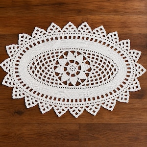 Napperon oblong héritage victorien au crochet, pièce maîtresse de table ovale vintage PDF, chemin de fer en dentelle maille ananas