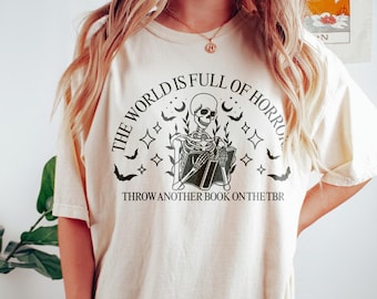 Spooky Shirt for Reader Funny Book Tee for Halloween Skeleton Shirt for Book Lover Goth T-Shirt for Literary Girl Bookish Halloween TBR Tee