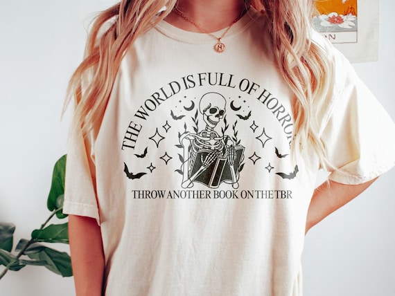 Spooky Shirt for Reader Funny Book Tee for Halloween Skeleton Shirt for Book Lover Goth T-Shirt for Literary Girl Bookish Halloween TBR Tee
