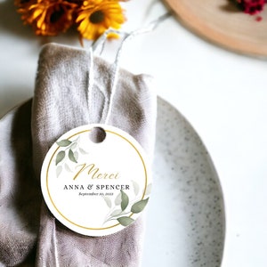 Original round perforated labels Personalized and unique 4 cm, 6 or 8 cm