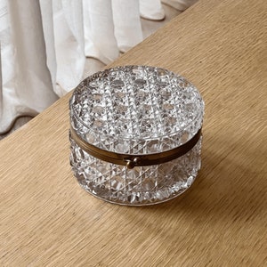 Grande boîte à bijoux vintage en verre taillé en diamant dans un cercueil en cristal, boîte à bijoux