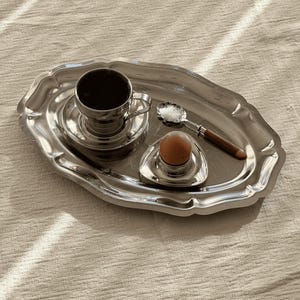 grand plat de service vintage en acier inoxydable, vaisselle du milieu du siècle, décoration de table en argent, plateau pour pièces de service