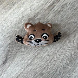 ITH borduurbestand, schattige tijger, knuffel, DIY pluche, ITH ontwerp, knuffel, cadeau idee, dierlijke motieven, borduurwerk, digitaal borduurwerk