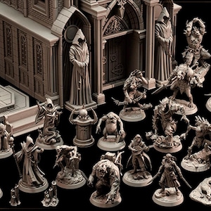 Può includere: Una collezione di miniature in resina grigia non dipinta che raffigura una grande facciata di edificio gotico con statue incappucciate, insieme a varie creature fantasy, mostri e personaggi umanoidi in pose dinamiche su basi circolari.