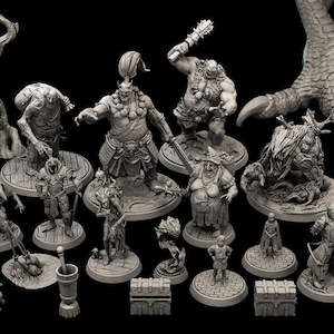 Può includere: Una collezione di miniature in resina grigia non dipinte per giochi da tavolo, raffiguranti vari personaggi fantasy, tra cui guerrieri, mostri, un grande piede artigliato, un albero nodoso, mobili e forzieri su basi circolari.