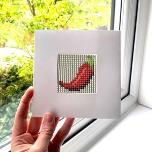 Tarjeta cuadrada artesanal con mosaico picante "Chile"