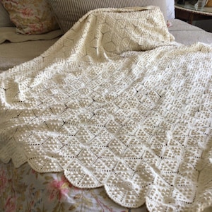 Vintage Hand Crochet Coverlet, Popcorn Stitch Antique White Throw, bedding