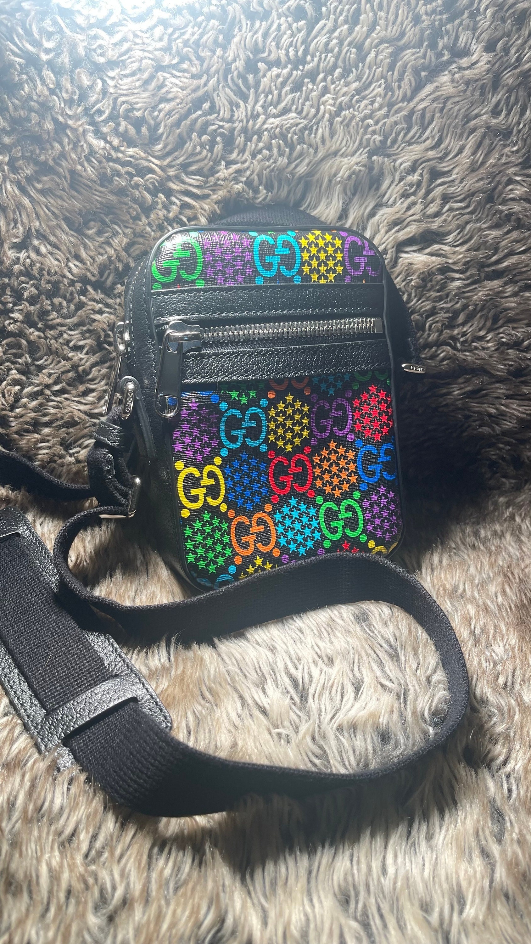 Gucci sling bag