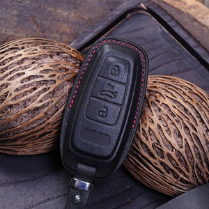 Handcrafted Leather Key Fob Cover for A1 A3 A4 A5 A6 A7 Q3 Q5 Q7 - Premium Keychain Keyless Remote Holder -   Car Accessories