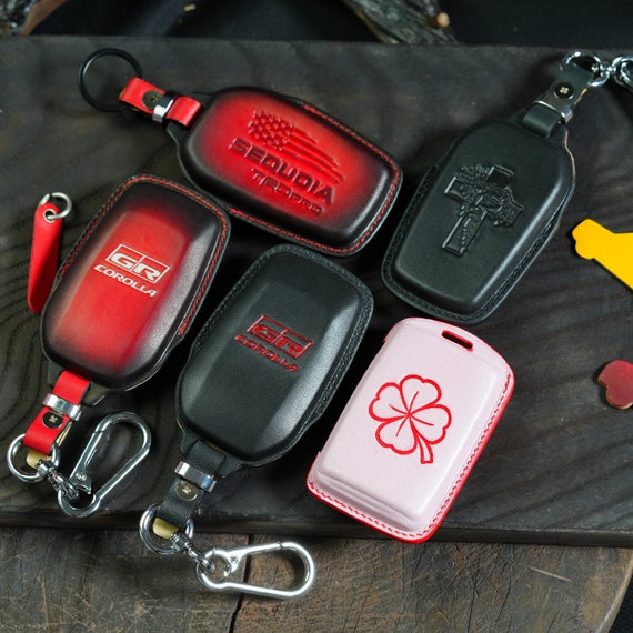 SANRILY Carbon Fiber Pattern 4-Button Key Cover Case For Toyota 2019+ Models (Corolla, RAV4, Highlander, Etc.) With Luminous Keychain
