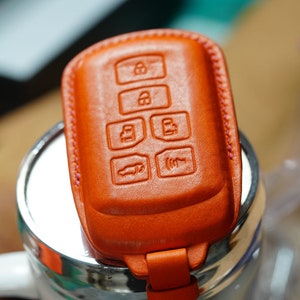Leather Key Fob Cover for Yoyota Sienna 2004-2023: 6-Button Key Case, Durable Remote Holder - Perfect Birthday Gift Accessory for Dad