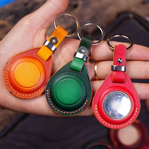 Custom Engraved AirTag Keychain Case - Personalized Leather Holder for Apple AirTag - Dog Airtag Cover with Key Ring Holder