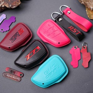 Chevrolet Custom Leather Key Fob Cover for Z71 ZR2 RST Colorado Silverado 2500HD Tahoe Suburban – Personalized Gift, Multiple Color Options