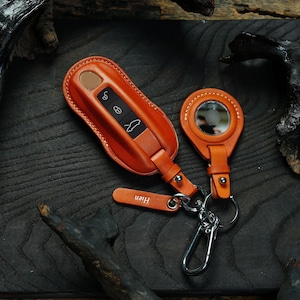 Anpassat läderfodral för nyckelring – Passar Smart Key 2006-2025 – Macan EV, Cayenne, Panamera, Taycan, Cayman, 911 – AirTag-hållare