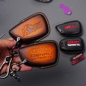 All Type GMC Key Fob Cover – Handmade Leather Case for AT4, AT4X, AEV, 1500, denali, Sierra EV, Canyon, Acadia, Terrain – Personalized Gift