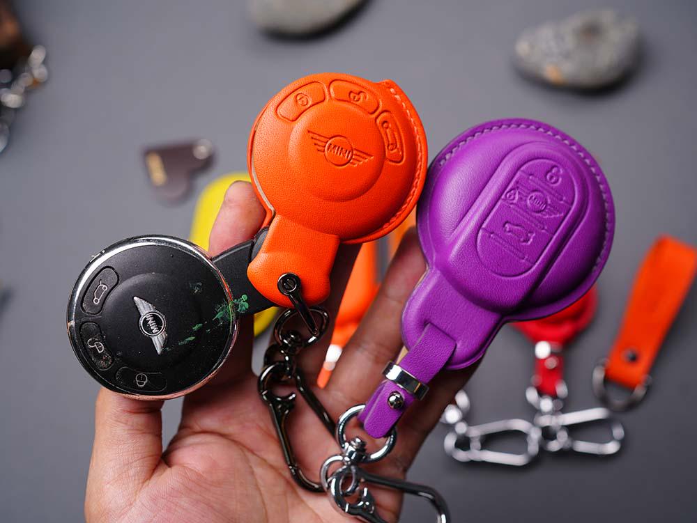 Mickey mini key fob - Etsy 日本