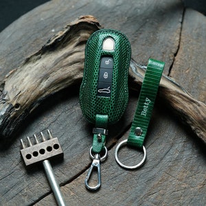 小物 LIZARD EMBOSS LEATHER KEY HOLDER LIZARD SKIN KEYCHAIN, Handmade Keychain 