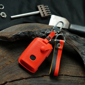 Mazda Key Fob Cover Handcrafted from Epsom Leather – Personalized, Compatible with All Mazda Versions CX-5 CX-30 CX-8 Cx-9 Mx-5 and More