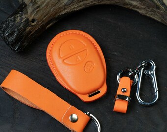 Leather Key Fob Cover for 2012-2024 Toyota Tacoma Tundra Sequoia Sienna Highlander Keyless Remote Holder Keychain Suitable Older Vehicles