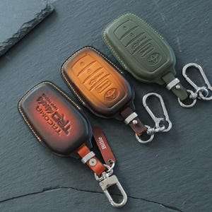 Leather Key Fob Cover for Toyota Tacoma Tundra TRD Pro SR5 Limited Smart Key Case Capstone Trailhunter PreRunner Platinum 1794 Key Holder