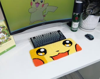 Apoio de pulso para teclado com estampa do Pikachu | Suporte para teclado mecânico inspirado no anime Pokémon | Decoração de mesa kawaii amarela | Presente fofo para fãs da Nintendo