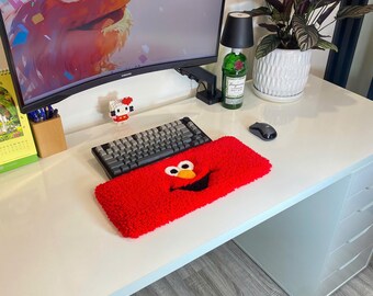 Apoio de pulso acolchoado para teclado Elmo da Vila Sésamo | Suporte de pelúcia extragrande para teclado mecânico | Decoração fofa de mesa em vermelho estilo anime | Presente para gamer